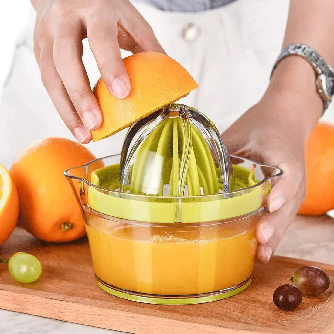 Manual Citrus Juicer with Container